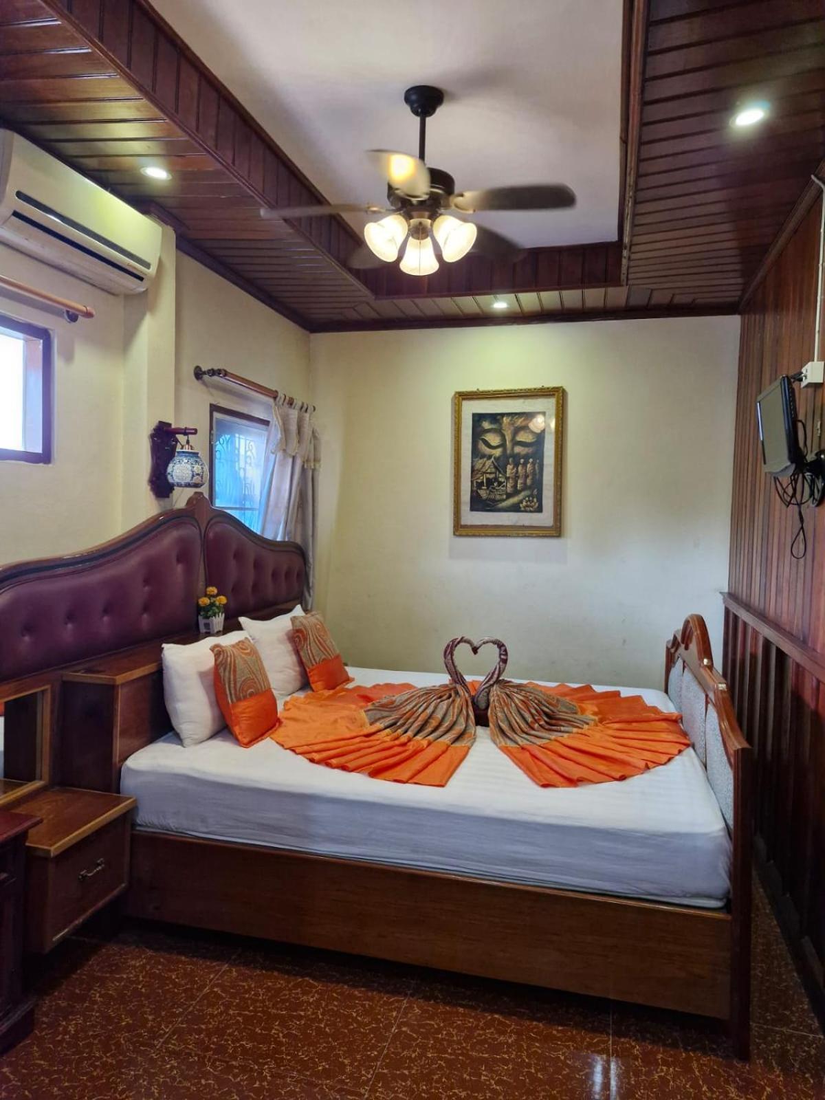 Sakura Wood House Hotel Luang Prabang Exterior foto