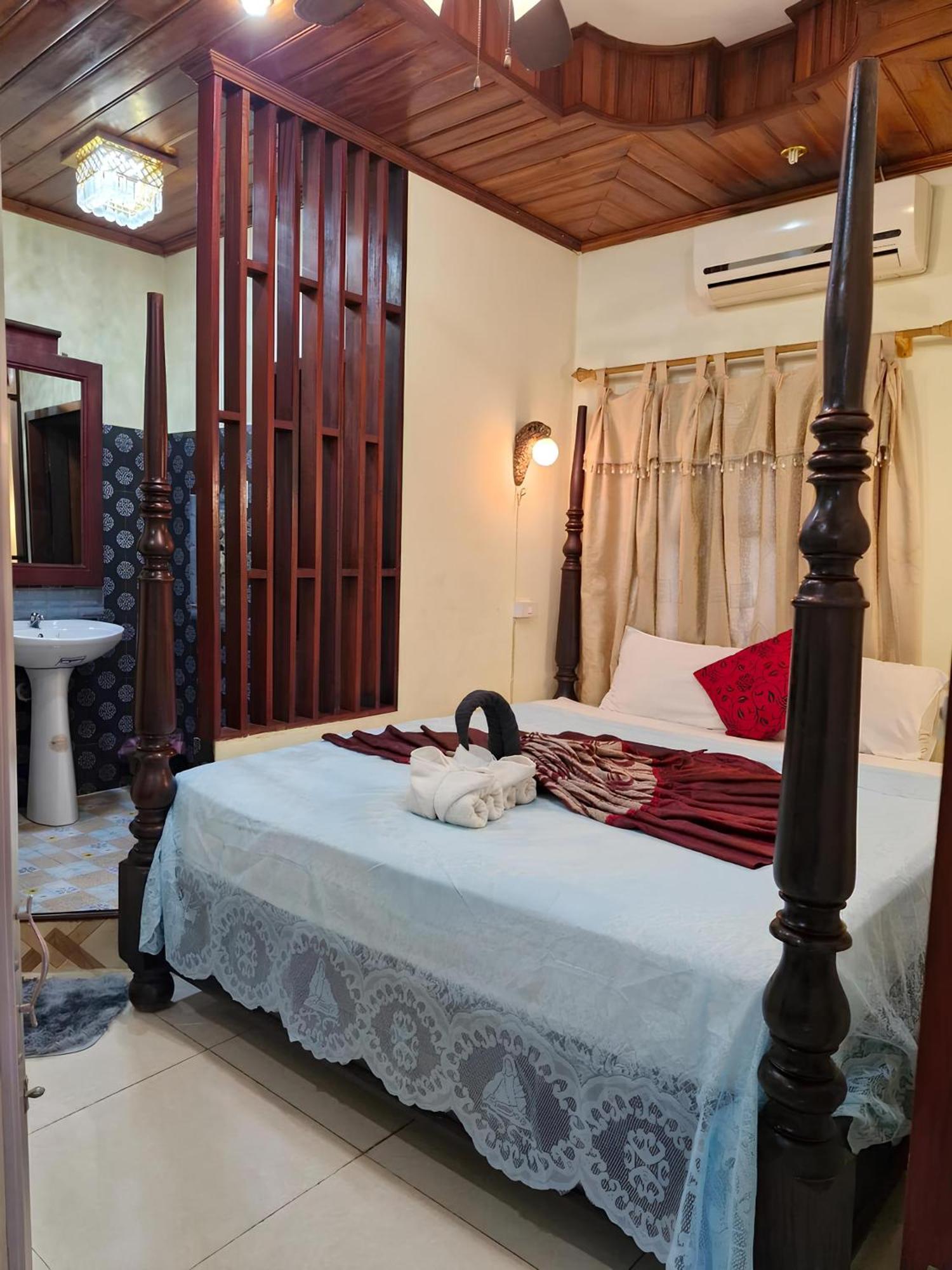 Sakura Wood House Hotel Luang Prabang Exterior foto