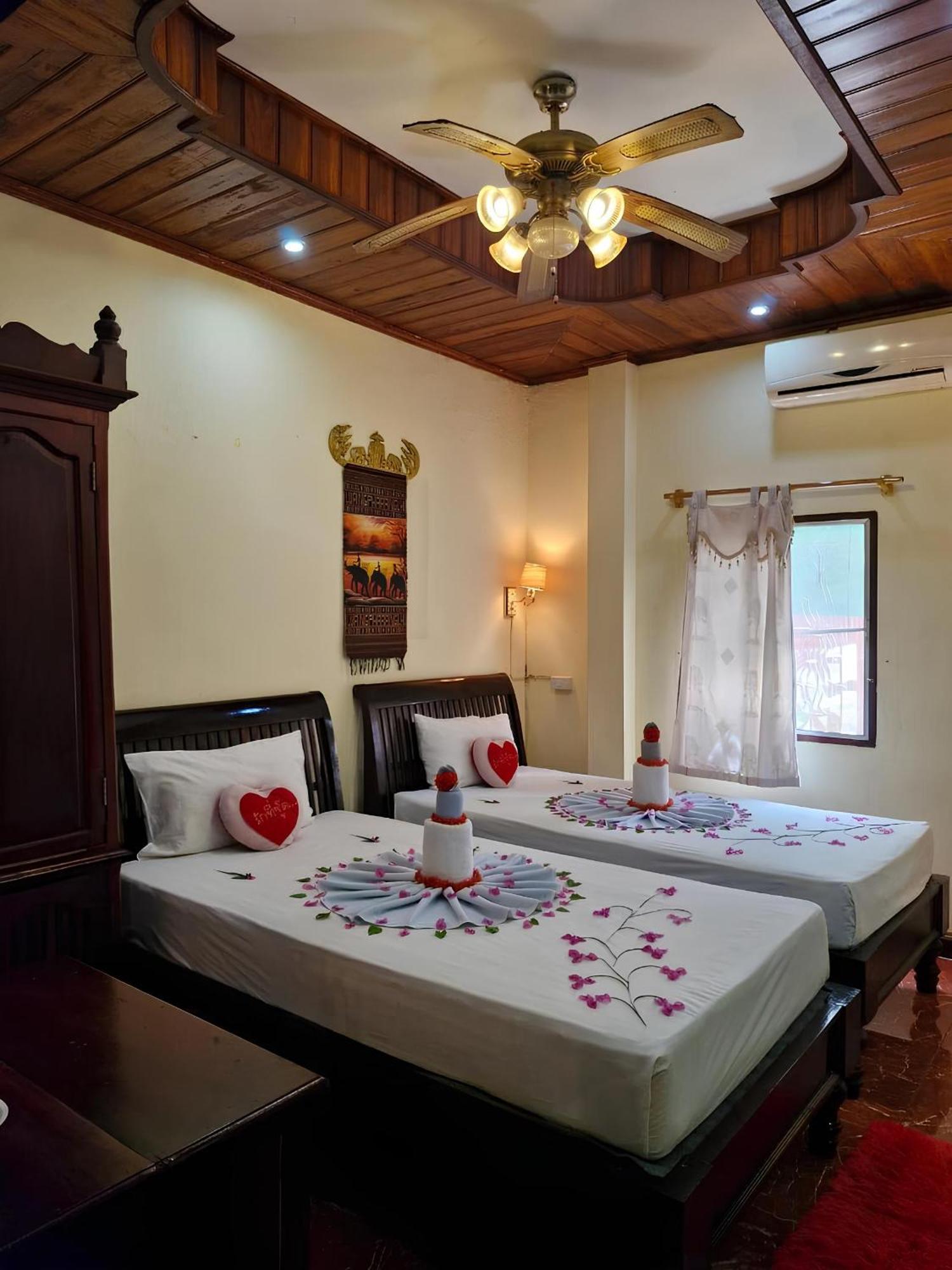 Sakura Wood House Hotel Luang Prabang Exterior foto